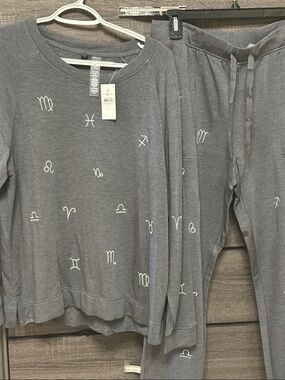 Lou & Grey Gray Zodiac Print Lounge Set